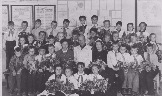 Выпуск 4-го класса – 1958 год

1 ряд (низ)
4 - Фатима Кмузова

2 ряд
1 - , 2 – Витя Палий, 3 – Саша Пономарёв, 4 - , 5 – ст. пионервожатая, завуч – Константин Никандрович Рощупкин, Татьяна Ивановна  Забокрицкая

3 ряд
3 - Юля Тютюнникова, 4 – Коля Бандура – стал преподавателем музыки, баянист, 7 – Юрченко Неонила – учитель музшколы на Первомайской, Вера Ворошина, 11 – Надя Ткаченко

4 ряд
3 - Мураховский  Николай, 6 – Света Толпыгина, 7 - Света Протопопенко, 8 - Соня Цвирова, 9 – Надя Кудрявцева, 10 - Лида Цыбина, 11 - Галя Мельникова