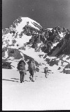 По Гергетскому леднику. Впереди - Казбек