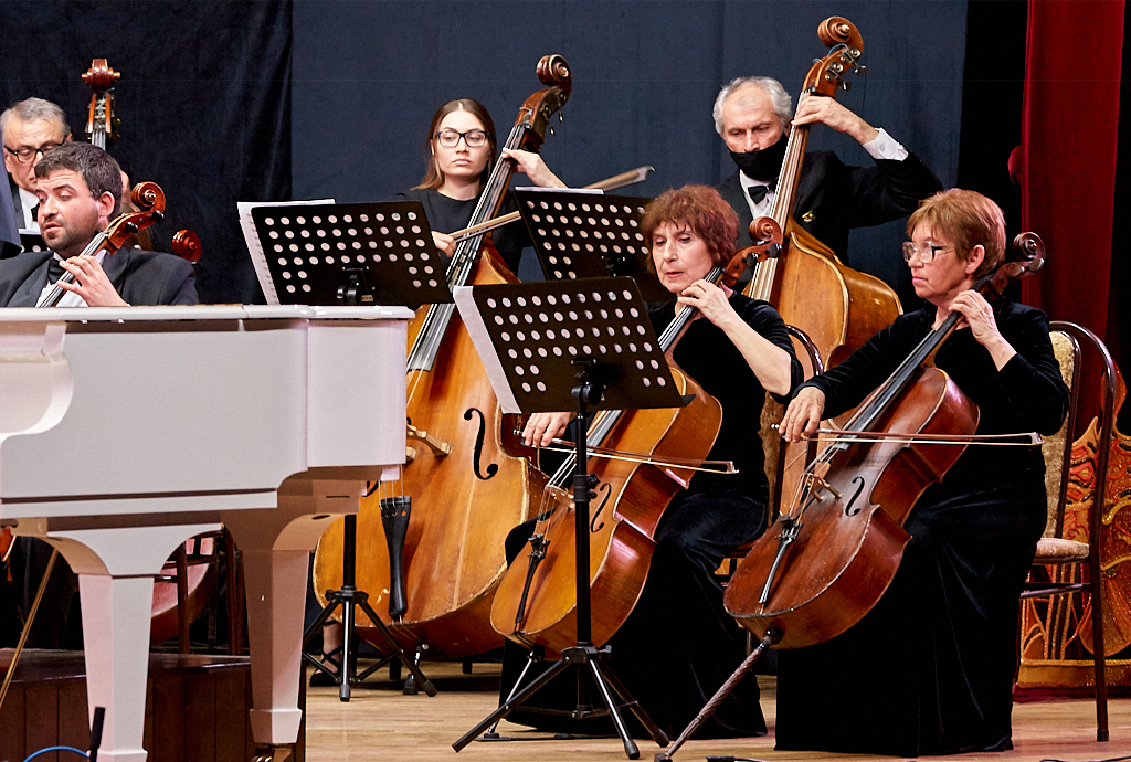 В столице Карачаево-Черкесии состоится концерт симфонического оркестра Республики Адыгея