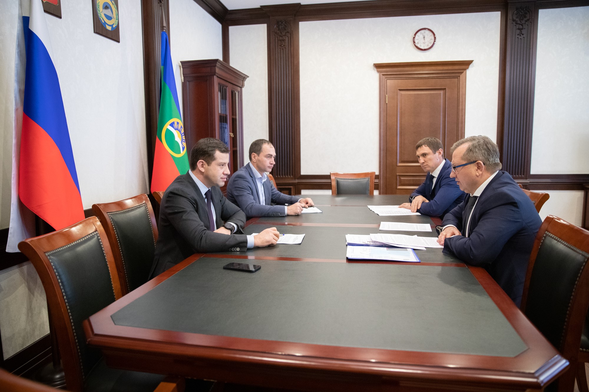 Реализацию проектов по развитию энергетики региона обсудили в Правительстве КЧР