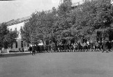 Подготовка к праздничной демонстрации. СШ №9. 1960 г.