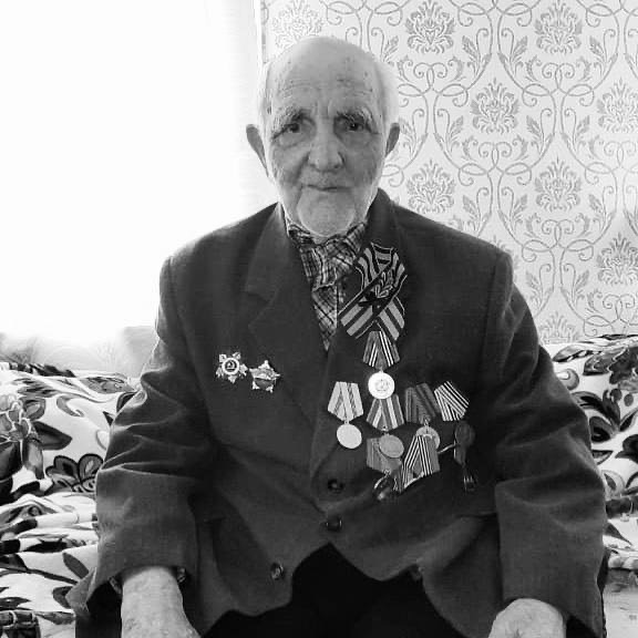 Глава Карачаево-Черкесии Р. Темрезов выразил слова соболезнования семье ветерана Великой Отечественной войны Г. Ренскова в связи с его кончиной ​