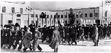 Демонстрация трудящихся  на Комсомольской площади (ныне им. Ленина) в 1963 году проходила с востока на запад, а не как ныне - с запада на восток