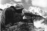 10.81. Альпинист РККА в горах