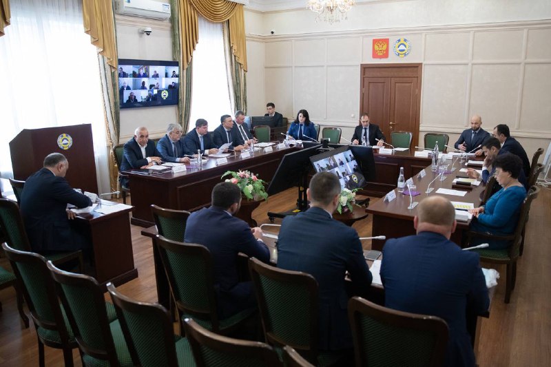 Обеспечение безопасности дорожного движения в Карачаево-Черкесии обсудили в Правительстве региона
