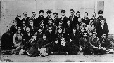 Учащиеся 8 кл. СШ № 11 г. Сулимова, осень 1936 г. После войны в живых из них осталась только одна девушка.

4-й ряд снизу:
Вера Бабенко, Н. Коржов, В. Сечин, Н. Дорофеев (Николай Илларионович Дорофеев, 1922 г.р., рядовой, пропал без вести в июне 1943 г.), Б. Цветков, П. Саладовников, Г. Шаульский, А. Ковалёв, М. Смиловский, М. Мхце, А. Астежев, Г. Диденко

3-й ряд снизу:
Учительница Вера Михайловна Кацубина, учительница Ольга Семёновна, учительница Александра Понамарёва, лицо не установлено, учитель Михаил Филиппович, учительница Ольга Августовна, учительница Анастасия Петровна, учитель Леонид  Александрович, И. Юрченко (Иван Сергеевич Юрченко,1921 г.р., гв. ст. л-т 222-го ГвСП, погиб 07.04.45 в Чехословакии) (Иван Федорович Юрченко, 1924 г.р., красноармеец, пропал без вести в марте 1943), Ф. Малхозов;

2-й ряд снизу:
Ольховский, лицо не установлено, Р. Фисенко,  Александра Анжимова,  Александра Менгина, учительница Е. Пахно, лицо не установлено; лицо не установлено

1-й ряд снизу:
В. Дорохина, Р. Сечина,  лицо не установлено, Александра Остроухова, Джибабов, Николай Иванович Зуев (1920-1942), К. Багов	.

Из всех после войны осталась в живых только Вера Бабенко.