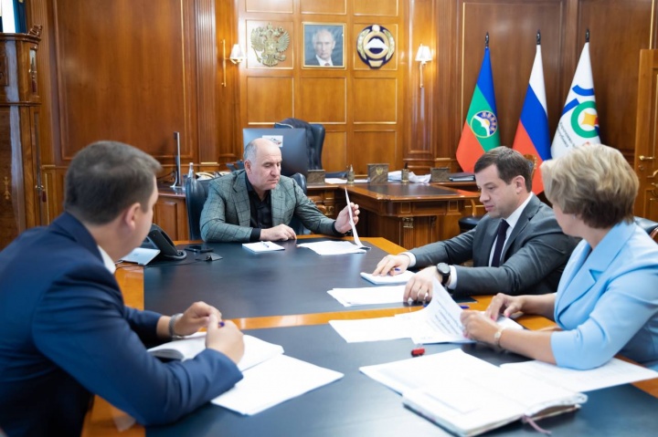 Глава Карачаево-Черкесии Р. Темрезов поручил разработать специальную программу по повышению качества образования
