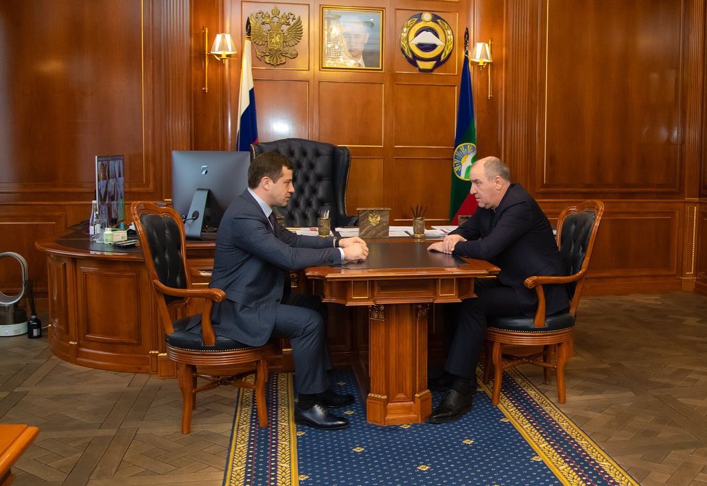 Глава КЧР Р. Темрезов провел рабочую встречу с Председателем регионального правительства М.​ Аргуновым ​