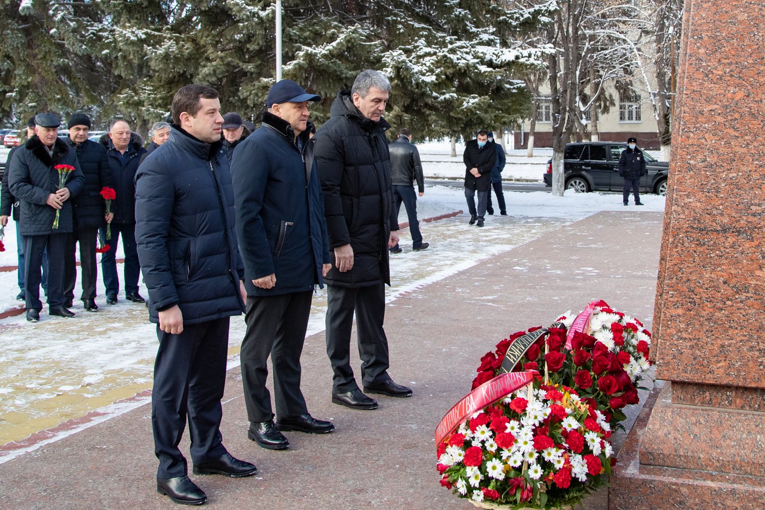 В столице Карачаево-Черкесии почтили память видного политического деятеля Юрия Калмыкова  