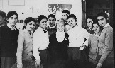 Вместе с композитором Александрой Пахмутовой девочки из национальной школы-интерната  (1969 г.)