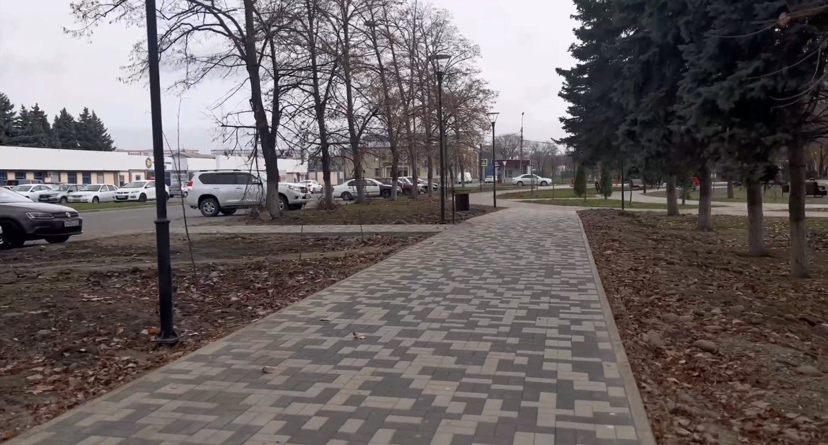 В парке РТИ столицы Карачаево-Черкесии установили дополнительное освещение