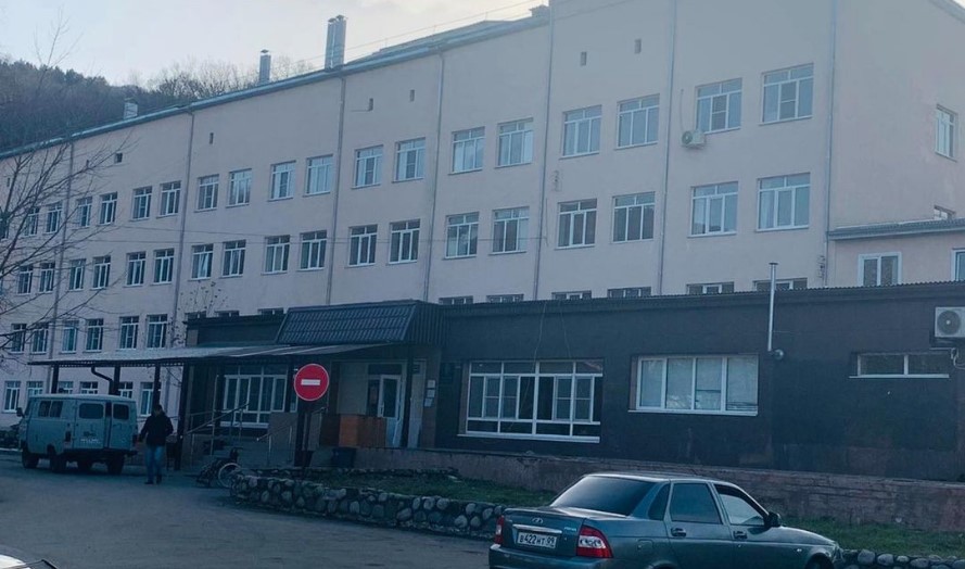 В Карачаево-Черкесии из-за снижения количества ковидных больных госпиталь на базе Карачаевской ЦРГБ будет переведён в резерв