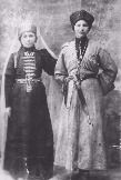 Яблонская Ксения Емельяновна (1899 г.р.) и Иващенко-Котлярова Анисия (1898 г.р.) - работницы казака Исаева.