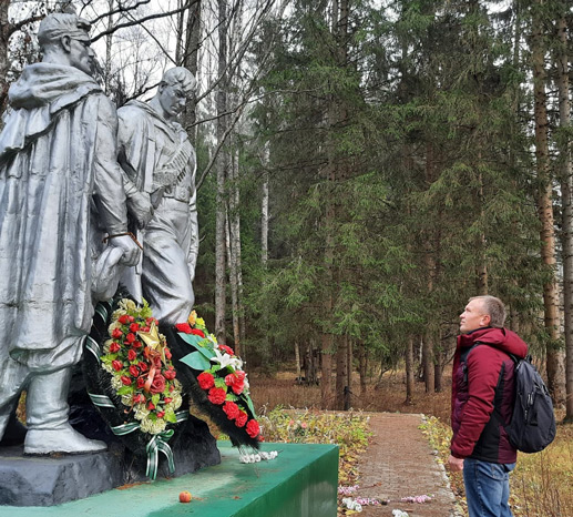 В Карачаево-Черкесии установили надгробный памятник участнику ВОВ Захару Помозову 