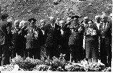 Защитники Марухского перевала у Мемориала защитникам перевалов Кавказа