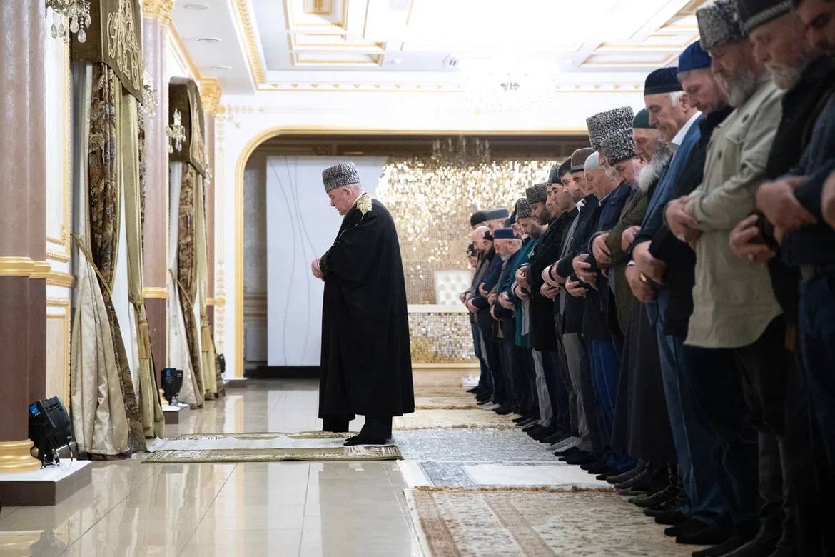 В Карачаево-Черкесии состоялся общереспубликанский ифтар, организованный Главой региона Рашидом Темрезовым