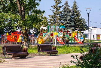 В рамках проекта «Формирования комфортной городской среды» в Карачаево-Черкесии благоустроено более 380 дворовых и порядка 70 общественных территорий