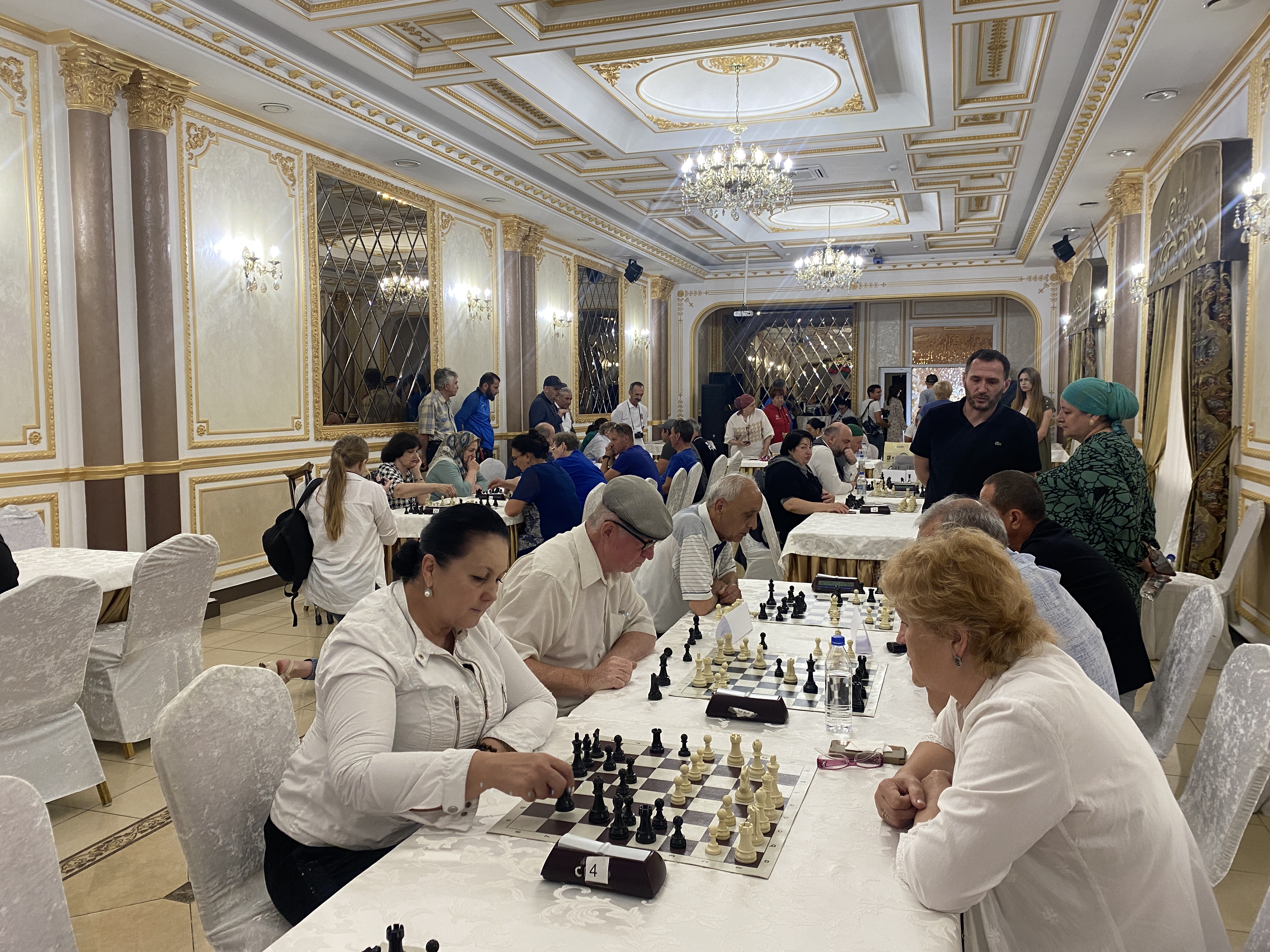 В Карачаево-Черкесии проходит межрегиональный фестиваль спортсменов-инвалидов по быстрым шахматам