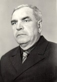 Згонников Павел Яковлевич – дезинфектор, завхоз ОблСЭС, ветеран ВОВ.

1916 г.р., уроженец г.Черкесска Ставропольского края. Из воспоминаний коллег следует, что Павел Яковлевич был военным моряком, в военных сражениях в Крыму был тяжело ранен.

Имеет правительственные награды, в том числе: медали «За победу над Германией», «За отвагу». В 1985 году награжден Орденом Отечественной войны I степени.