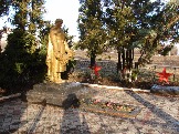 11-27  Памятник гвардейцам в пос. Кавказском
