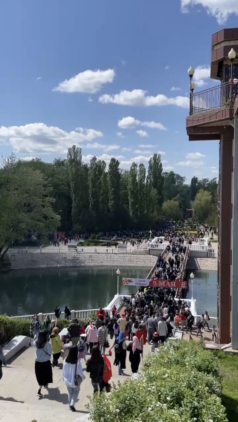 Масштабные народные гуляния состоялись в День Победы в столице Карачаево-Черкесии