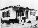 В таких домах жили в  начале 1950-х годов