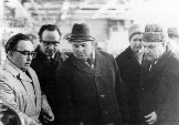 0343. Секретарь Ст. КК КПСС  М.С. Горбачёв на заводе НВА. Слева направо - гл. инженер Мурат Татарханович Дударов, председатель облисполкома Боташев Магомет Абдурзакович, секретарь парткома  Касаткина Татьяна Фёдоровна, директор  Борис Михайлович Бальмаков