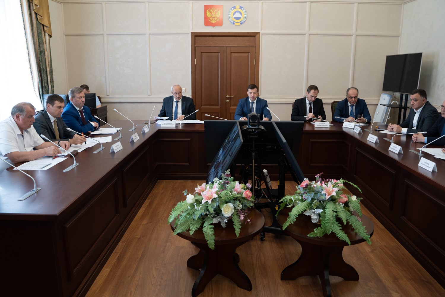 Премьер-министр КЧР поставил перед муниципалитетами и ЖКХ-структурами задачу обеспечить 100 % оплату потребленных энергоресурсов   