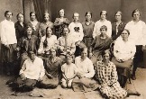 Курсы Ликбез. Бубнова Вера Яковлевна, Верхний ряд вторая слева.