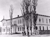 Баталпашинское городское училище. Вид с юго-востока.jpg